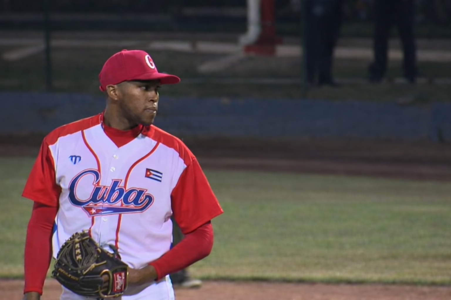 Raidel Martínez realizó su debut con el elenco nacional cubano en este 2026 y lució bien necesitando solo ocho lanzamientos para cerrar el noveno inning. (Foto: Canal 13 Nicaragua)