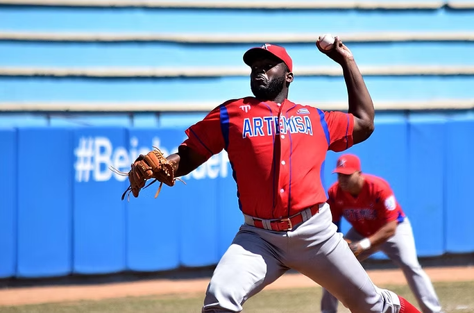 Geonel Gutiérrez lanzó espectacular ante Camagüey. (Foto por Radio Bayamo)