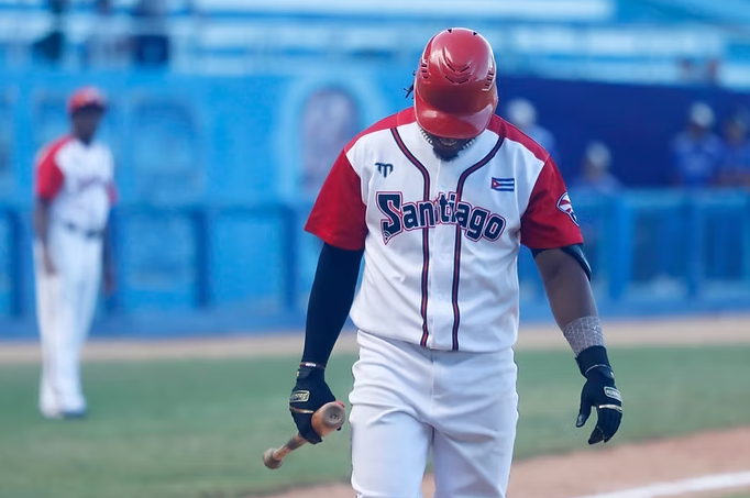 Después de saber que el juego podía ser confiscado, las Avispas se derrumbaron este miércoles en el Latino. (Foto: Jit)