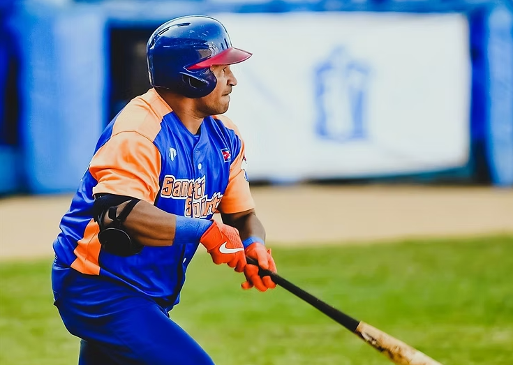 Frederich Cepeda continúa adueñándose de varios récors en el béisbol cubano. (Foto: Abel Rojas)