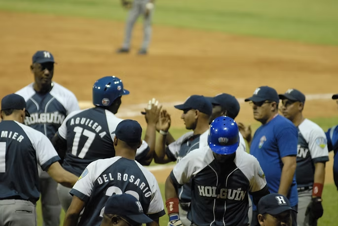 Leris Aguilera (23 HR y 81 CI) lideró en la temporada 2008-2009 el último equipo de Holguín que llegó a los playoffs. (Foto: Vanguardia)