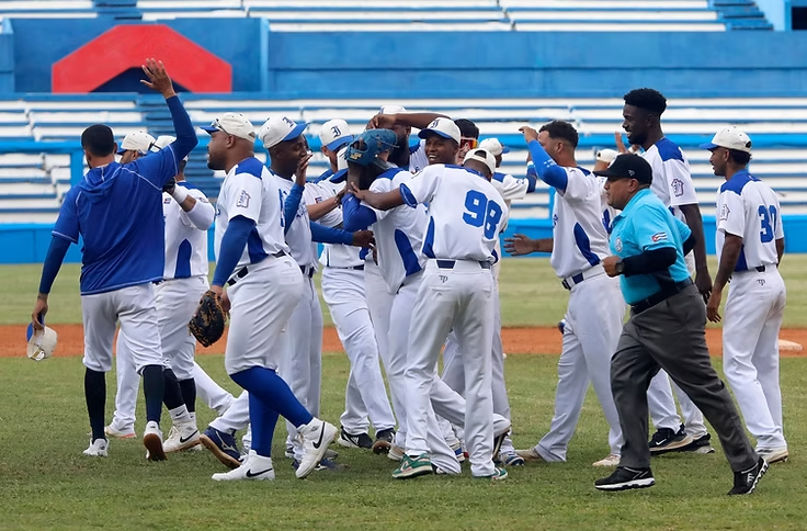 Playoffs 64 SNB | Industriales sobrevive a su propio caos y toman ventaja 2-1 ante Mayabeque